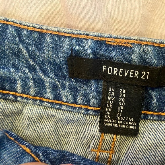 Forever 21 size 28 blue jean shorts - Picture 3 of 4